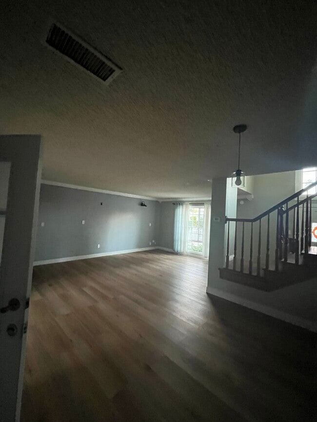 Photo - 22240 Wyandotte St