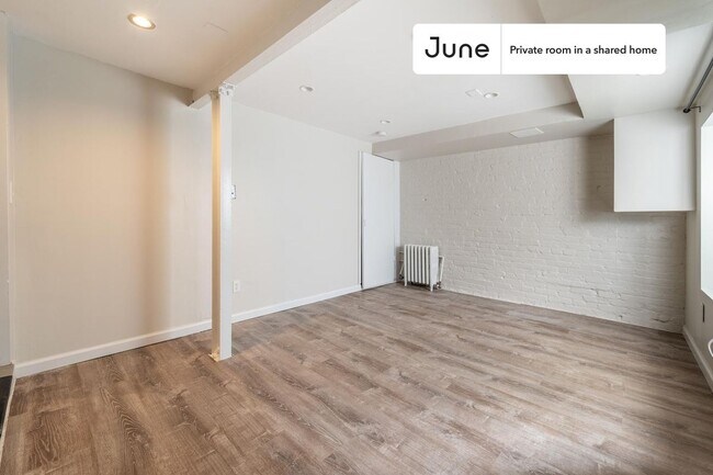 Room in Shared 2 bed/1 bath home in Columbia Heights