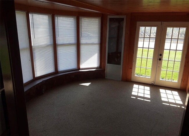 Photo - 1819 Scottsville Rd