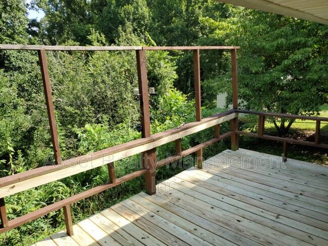 Photo - 126 Wellington Cir
