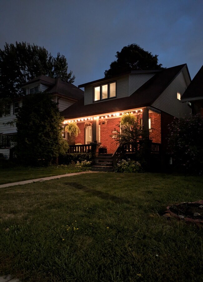 Photo - 1409 Marentette Ave