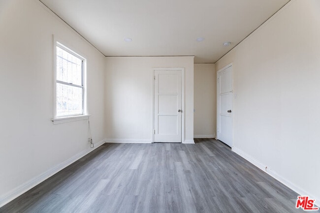 Photo - 138 W 82nd St