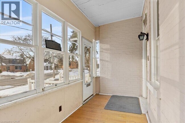 Photo - 127 Laurel St