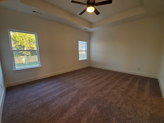 Photo - 220 Hermitage Point Dr