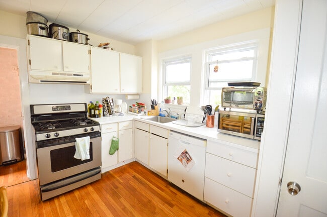 22 Cresthill Rd