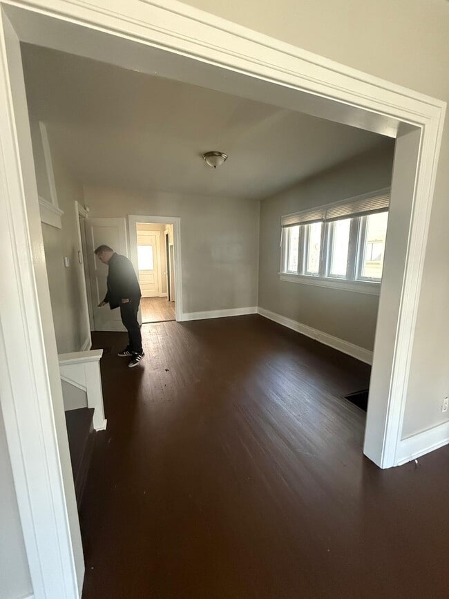 Living - 220 Rockwood Ave Unit #218