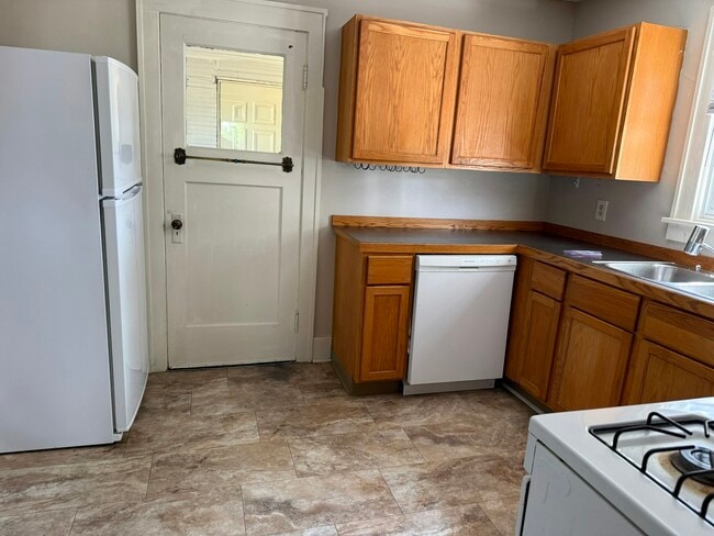 Photo - 518 Crowell St