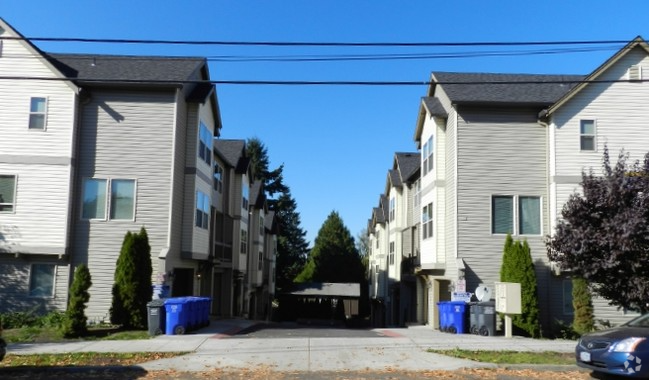 Building Photo - 2955 SE 92nd Ave Rental