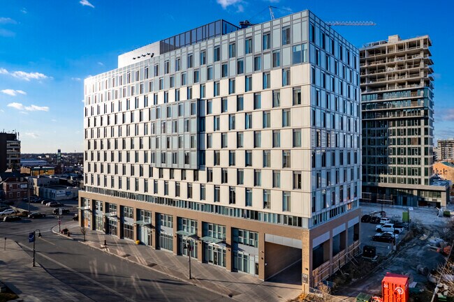 Photo - 100 Bond Street East