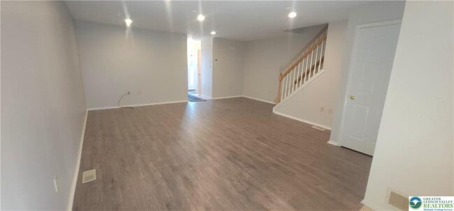 Photo - 1600 Greystone Cir