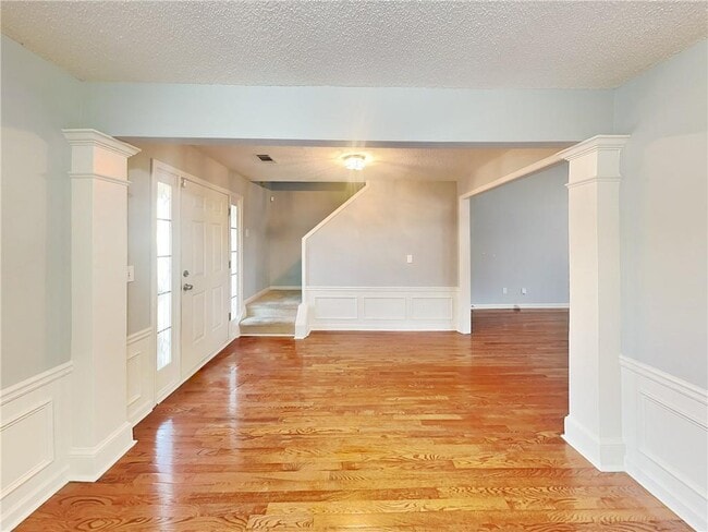 Photo - 3562 Courtfield Trace NE