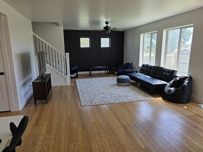 Photo - 235 Caracara St
