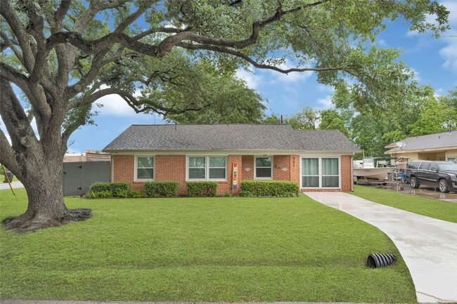 Building Photo - 501 Jerry St