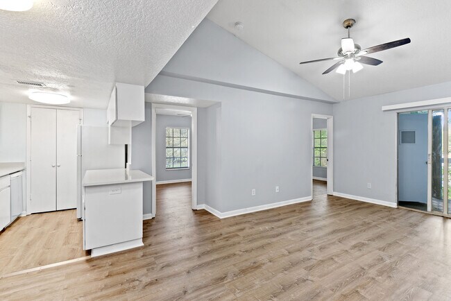 Columbia Park Apts (16)