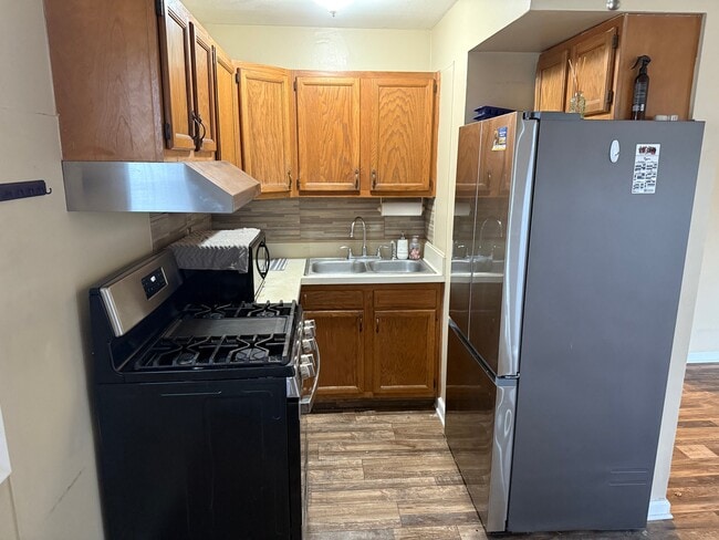 Photo - 1839 Ackley Ave