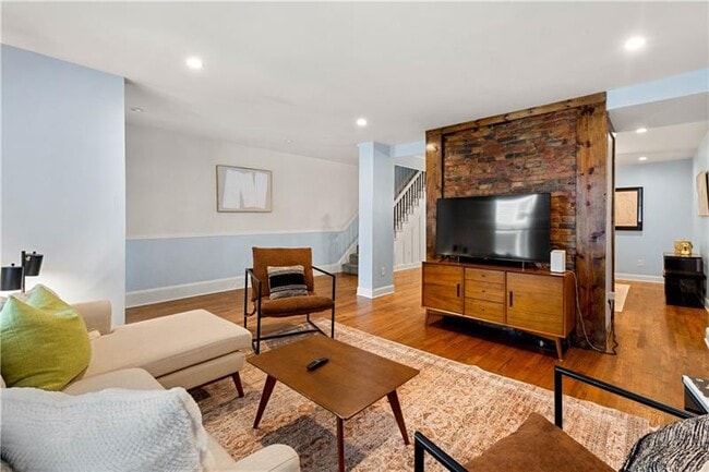 Photo - 1207 Linden Pl