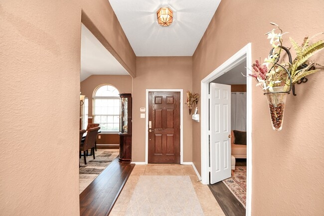 Photo - 8714 7 Pines Ln