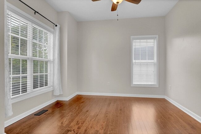 Photo - 1010 Meridian Dr