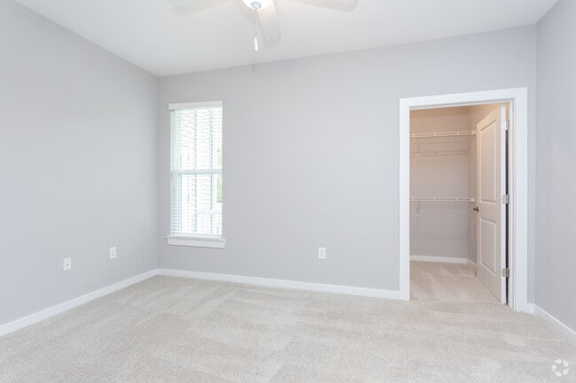 1BR, 1BA - 921SF Shore - Bedroom