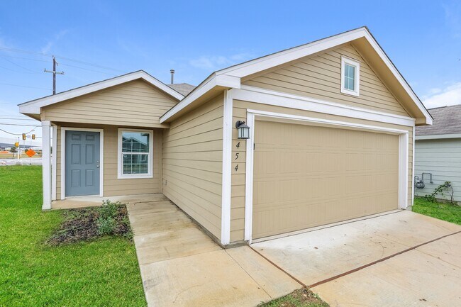 Photo - 454 Ambush Ridge