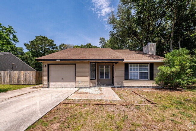 Building Photo - 1022 Oakcrest Dr Rental