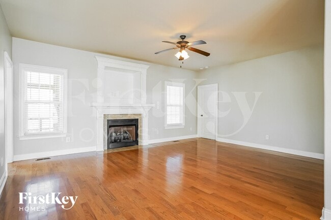 Photo - 15 Falling Oak Ct