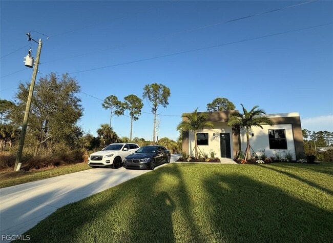 Photo - 133 Nacelle Ave S