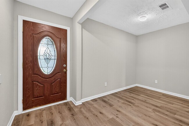 Photo - 5243 Wickview Ln