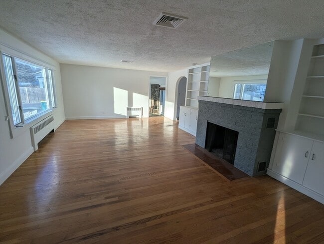 Photo - 744 Neponset St