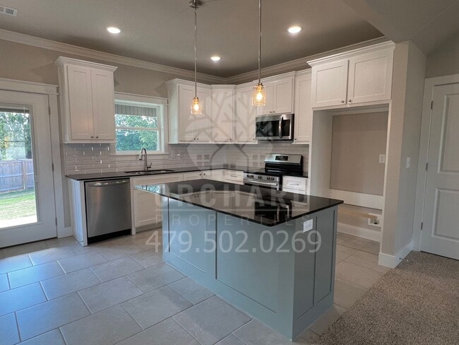 Photo - 1052 Silver Birch St