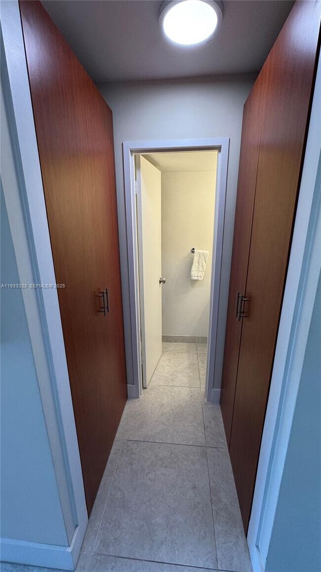 Photo - 150 SE 25th Rd Unidad 5L