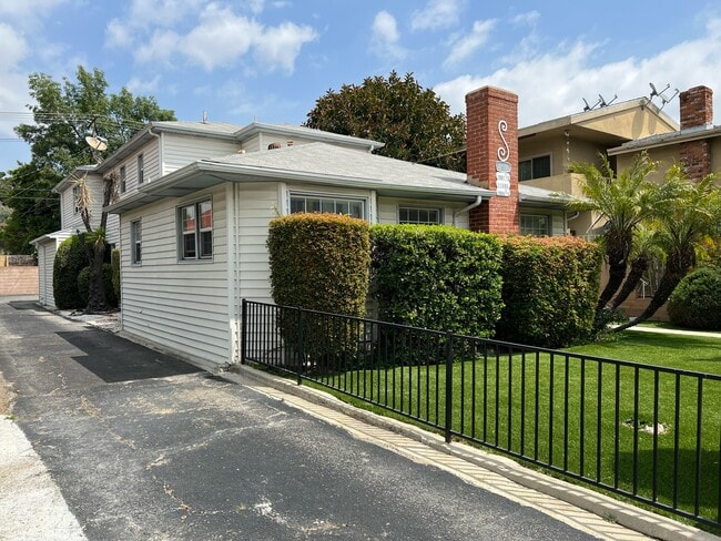 Building Photo - *FREE RENT* 1 bed/1 bath unit in Valley Vi... Rental