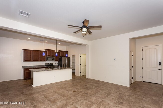 Photo - 926 N Gomez St