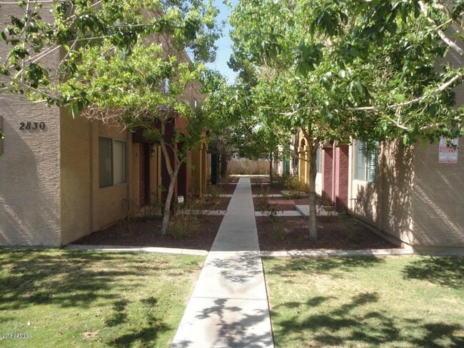Photo - 2838 E Tracy Ln