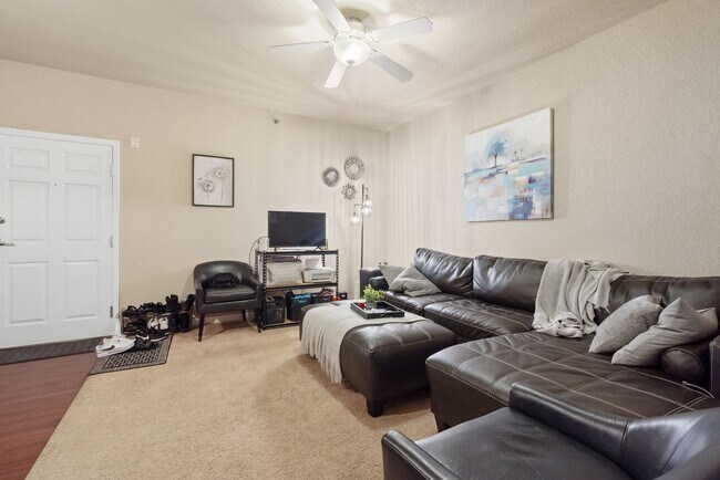 2215 College St Unit 2