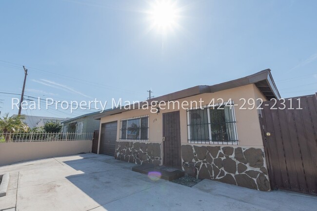 Building Photo - Beautiful Fully refurbished 3 bed 2 bath w... Rental