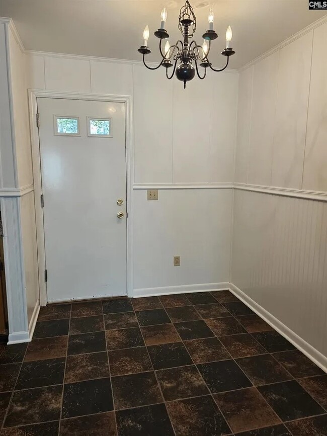 Photo - 601 Picadilly Sq