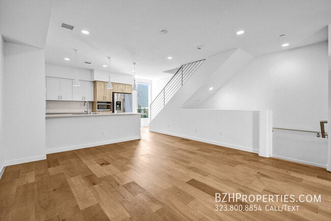 Building Photo - 1240 Gordon St