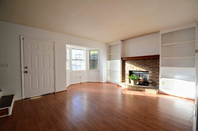 Photo - 1483 Springleaf Cir SE
