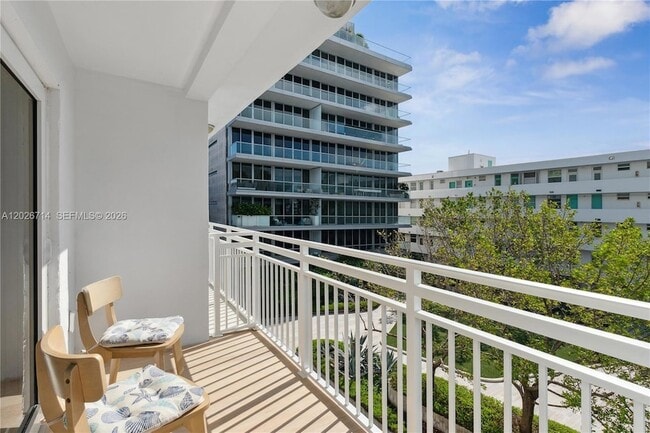 Building Photo - 325 Ocean Dr Unit 502