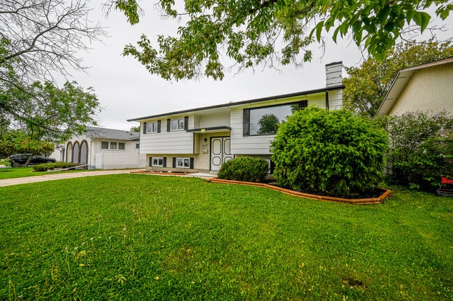 Building Photo - 7638-797A 97a St