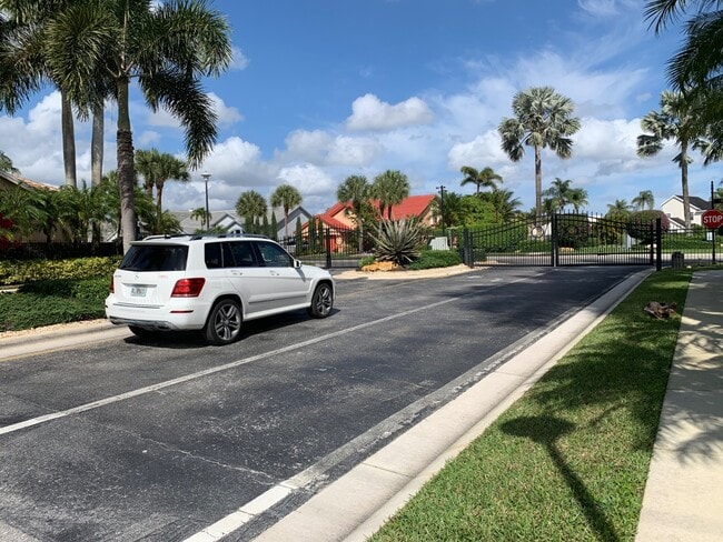 Photo - 2444 Stonegate Dr