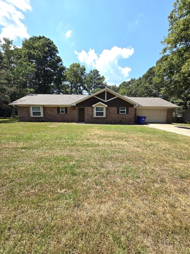 Building Photo - 119 Merry Mark Dr
