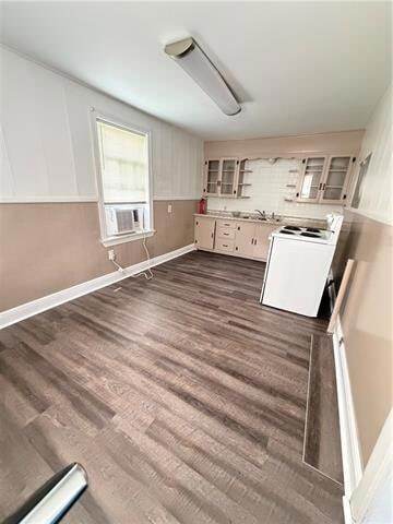 Photo - 530 1/2 Avenue D Unit
