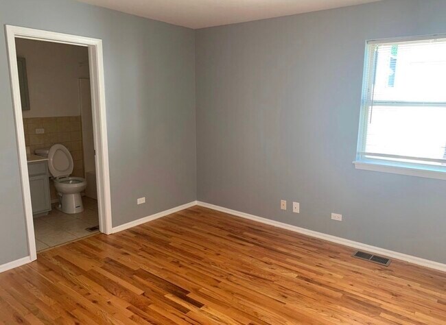 Photo - 2216 W Adams St Unit 2