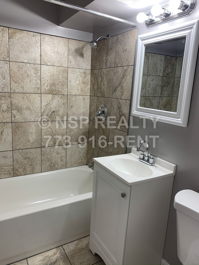 Photo - 9610 Ivanhoe Ave Unit 2