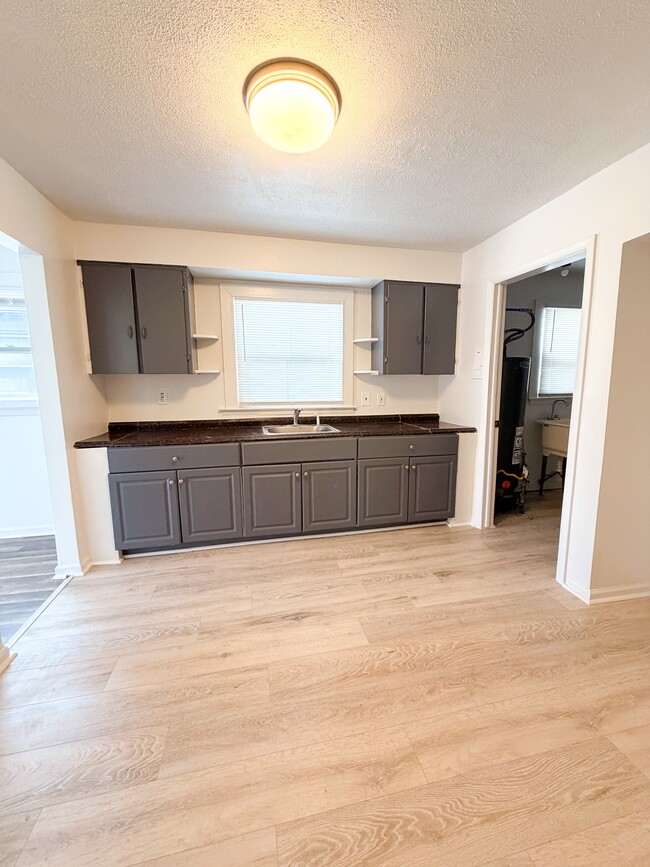 Photo - 13717 Keal St