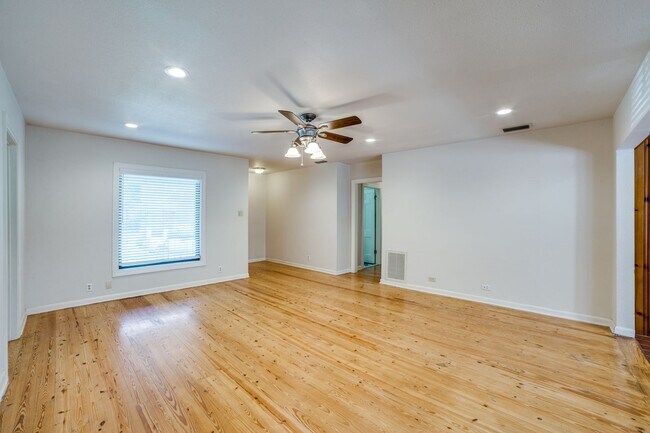 244 Halcyon Pl