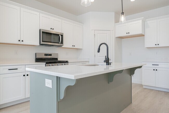 Photo - Townhouse in Saratoga Springs