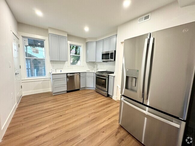Building Photo - 147 E Cottage St Unit #1 Rental